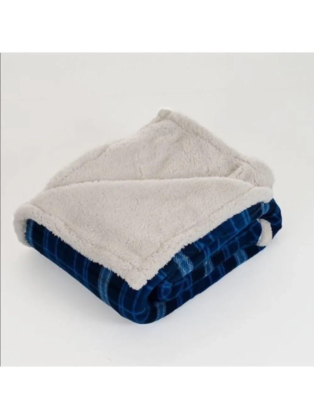 Plaid fleece and Sherpa throw 50x60 new